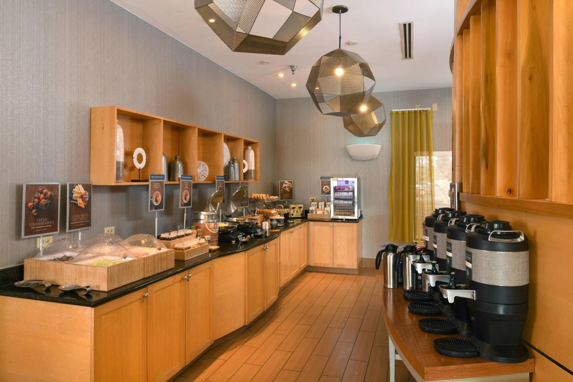 Hotel Springhill Des Moines West 3*